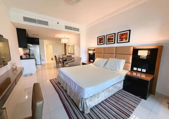 Capital Bay Comfort Studio city view