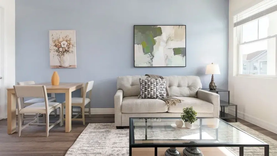 2 Bedrooms Apartment