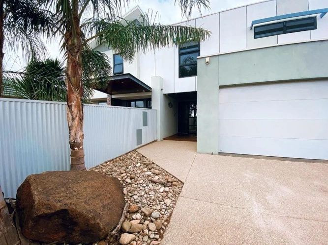 4 Bedrooms Cottage