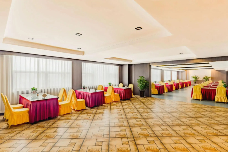 Zhongzhou Hotel