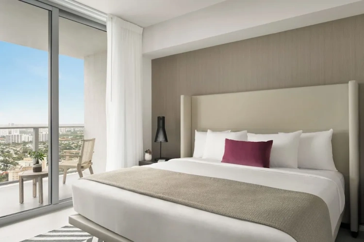 Suite with balcony