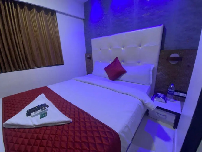 FabHotel Golden Star