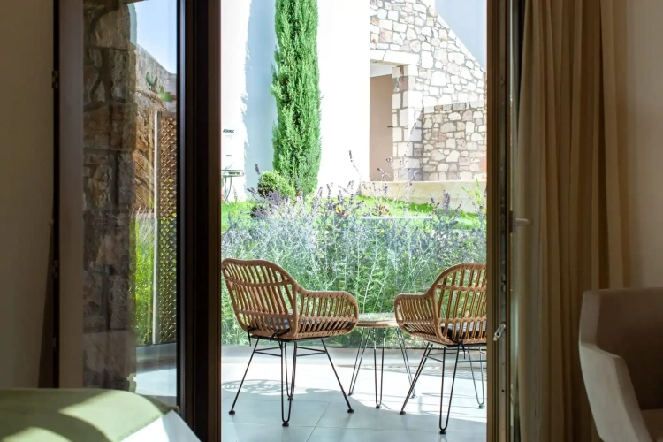 2 Bedrooms Standard room with balcony and with partial sea view