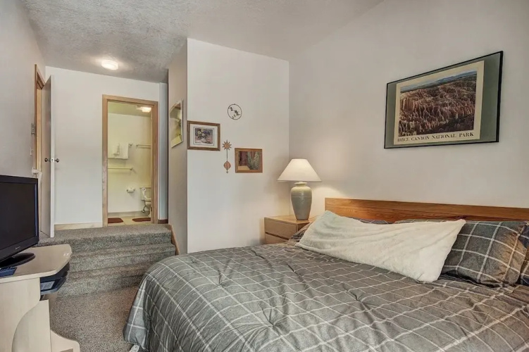 2062 The Pines 2 Bedroom Condo by RedAwning