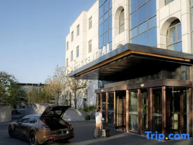 Park Central Hotel