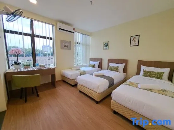 Standard Triple room