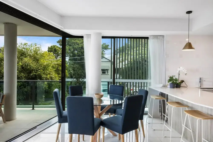Spacious and Superb 3-bed Apartment