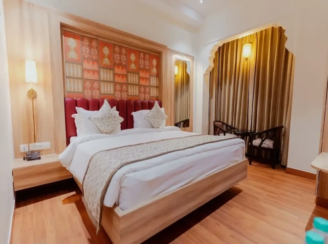 Classic Double room with city view