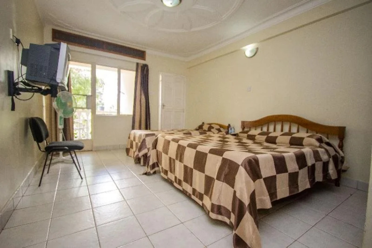 Golden Tripod Hotel