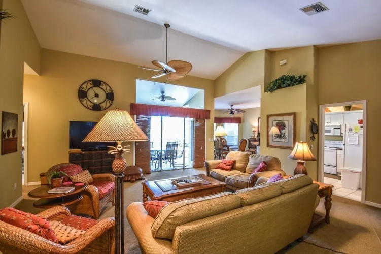Falcons Glen Blvd Home 7073