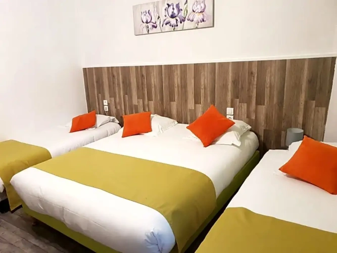 Standard Triple room