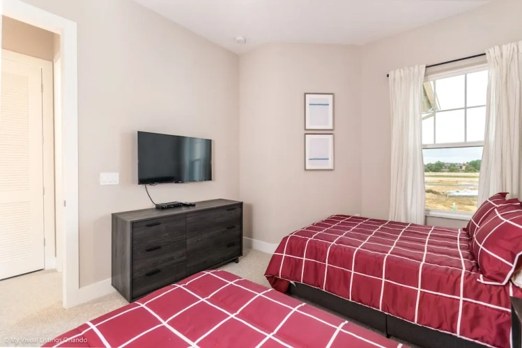 4 Bedrooms Cottage