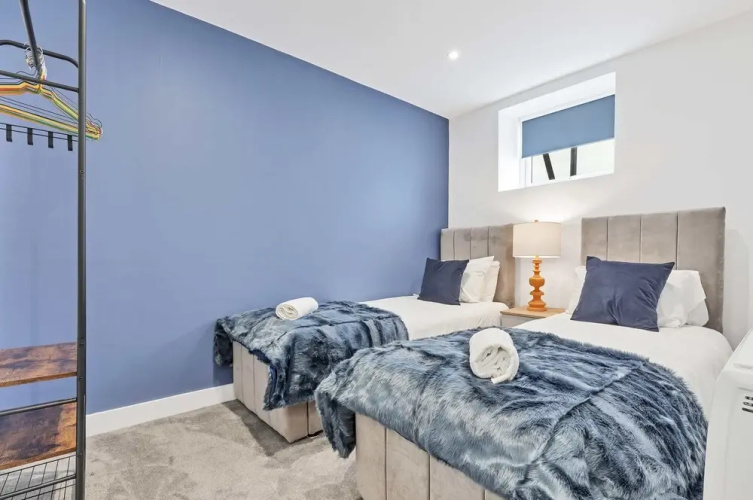 Right On : Bright On Apartment 1G | By My Getaways