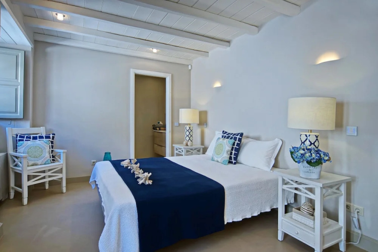 Hydra Moon Villa
