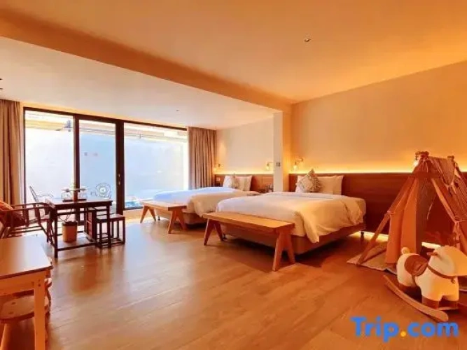Quadruple Suite