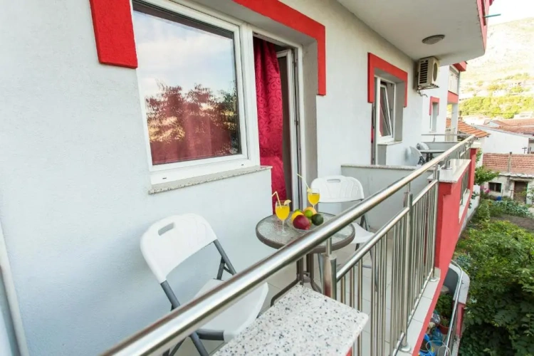 Standard Triple room with balcony