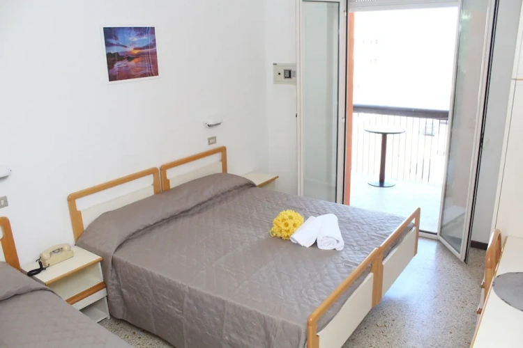 Standard Quadruple room with balcony and with sea view