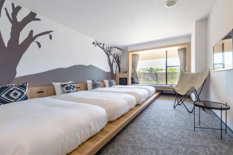 4 Bedrooms Superior Quadruple room with mountain view