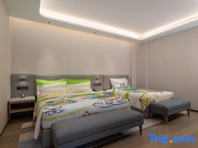 Quadruple Family Suite