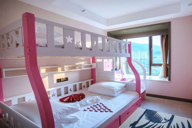 Quadruple Family Suite