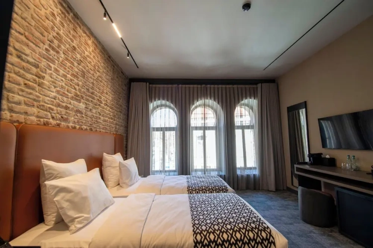 Deluxe Double room with street view