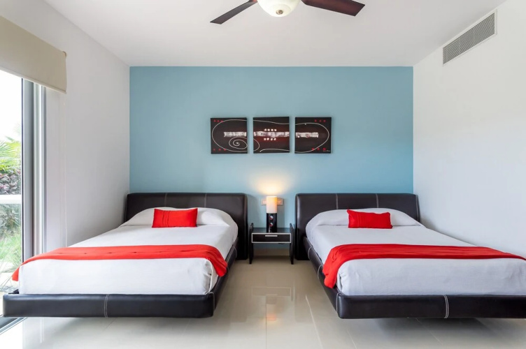 Casa Iris 2 Bedroom Condo by Redawning