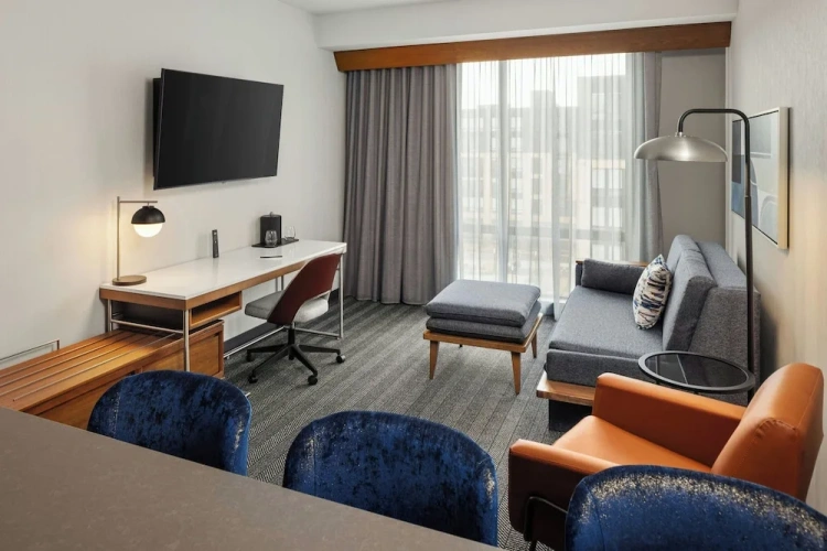 1 Bedroom Suite