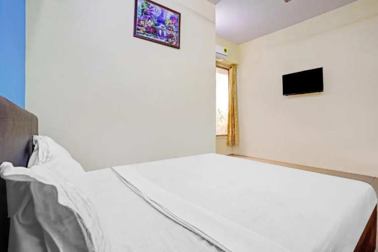 OYO 80576C Hotel Nova Rooms