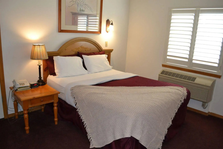Anaco Bay Inn
