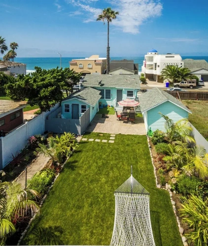 Bungalow with ocean view