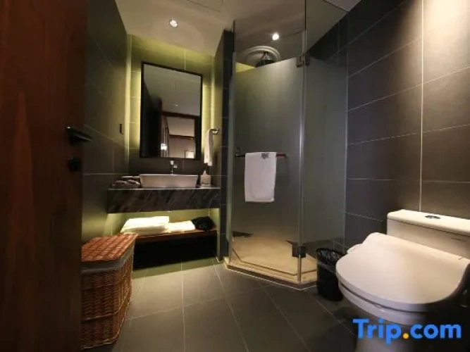 Standard Twin room with garden view