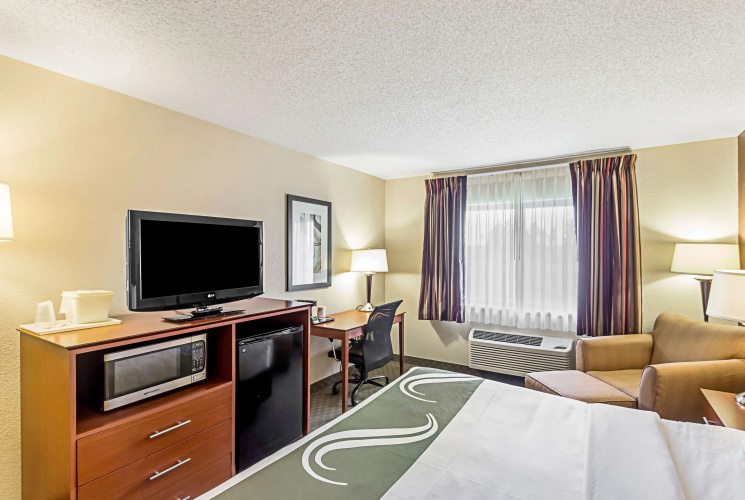 Quality Inn Sheboygan North I-43