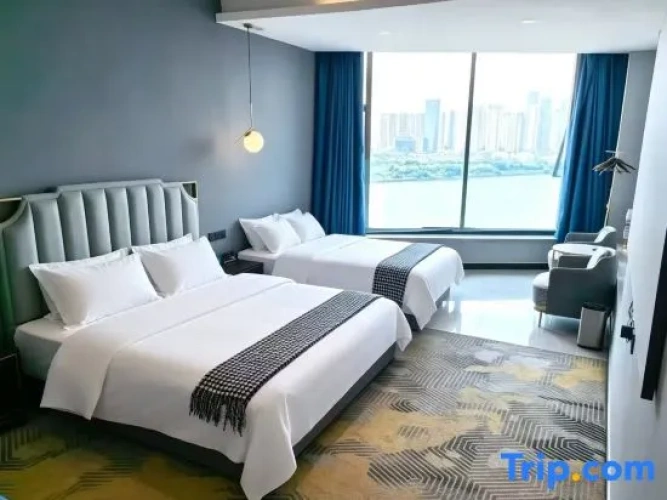 Standard Twin Family room with river view