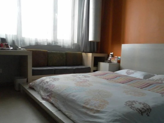 Home 1 Chain Hotel