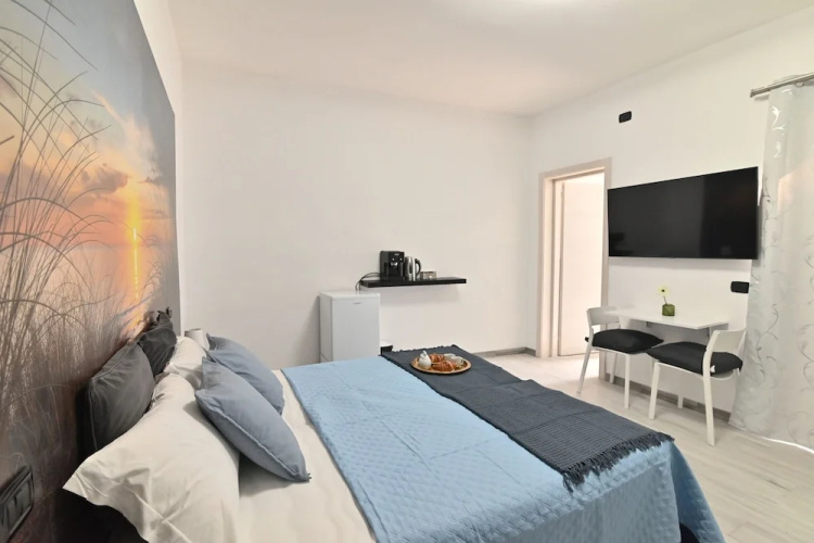 IzzHome Cozy Room