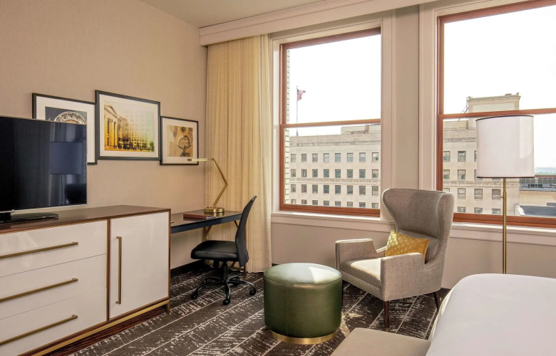 DoubleTree by Hilton Youngstown Downtown