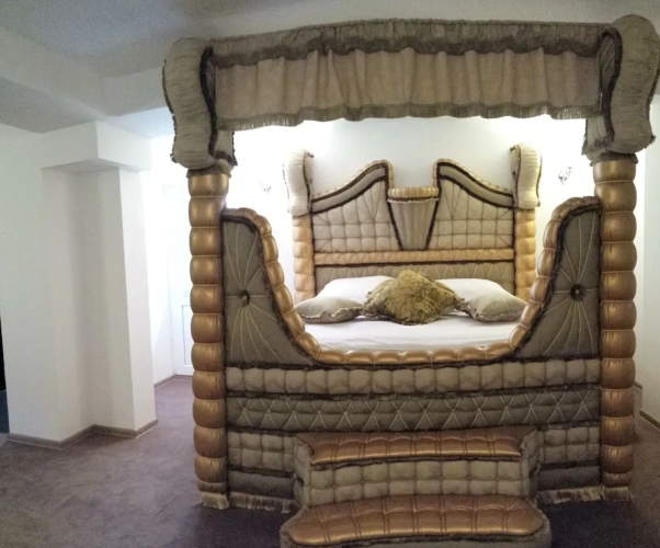 Standard Quadruple room with courtyard view