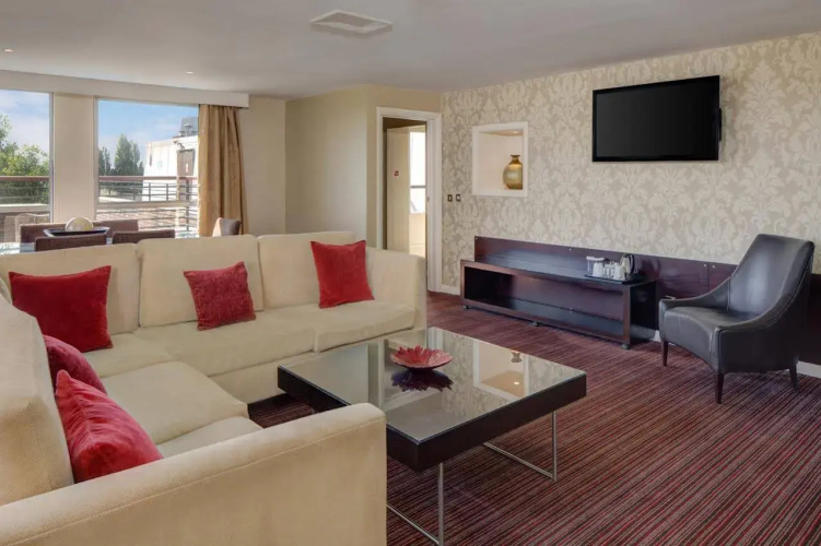 Cambridge Hotel