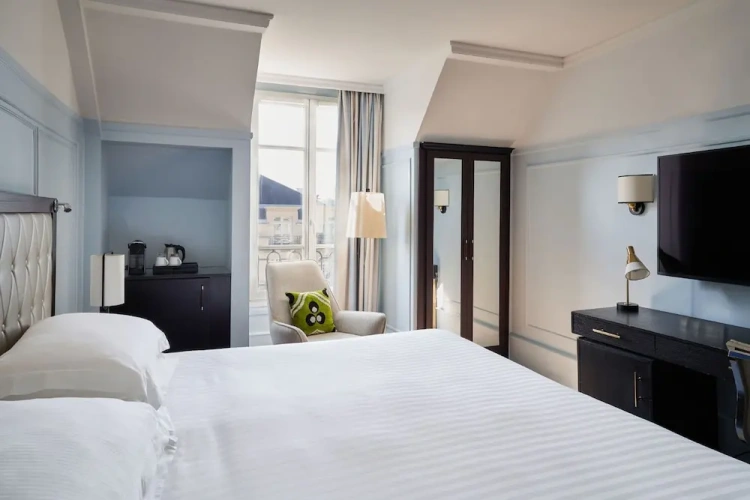 La Parisienne Double room