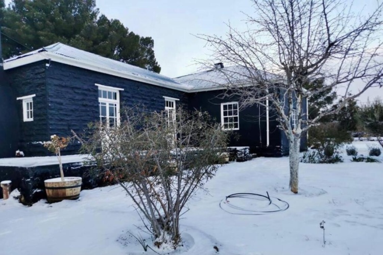 3 Bedrooms Cottage