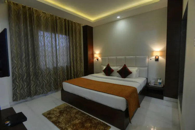Hotel Dazzle