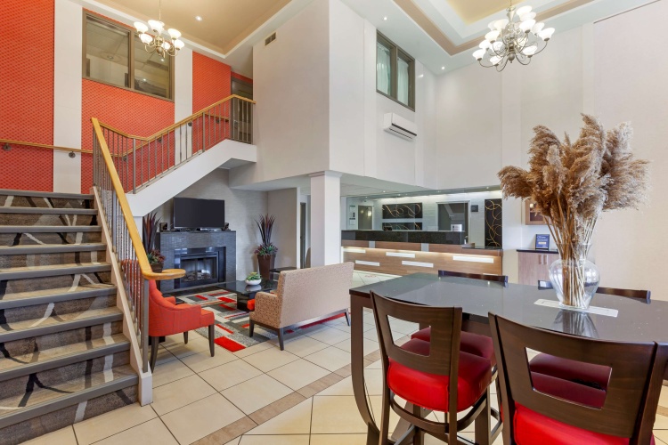 Best Western Plus Burlington Inn & Suites photo 28