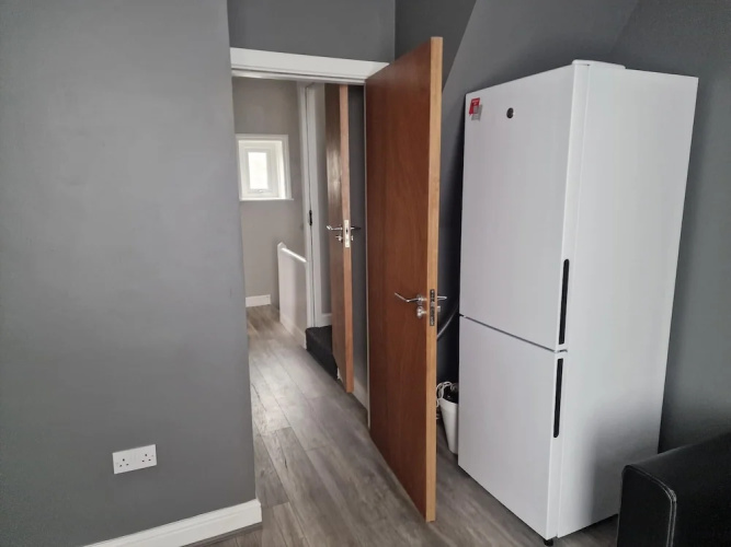 Impeccable 3-bed Apartment in Bradford to Explore