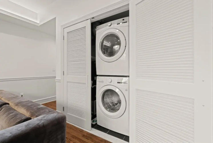 2 Bedrooms Luxury Apartment with city view