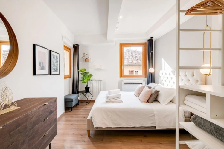Santa Croce Flat - Modern Apartment