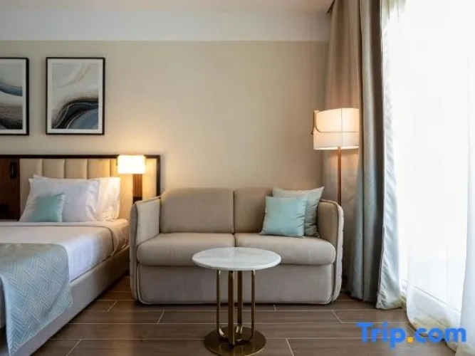 Standard Club room with partial sea view