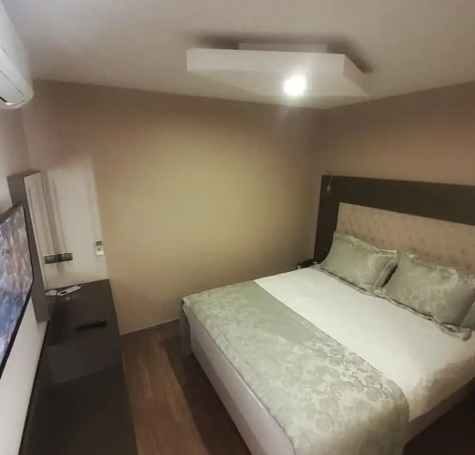 Economy Basement room