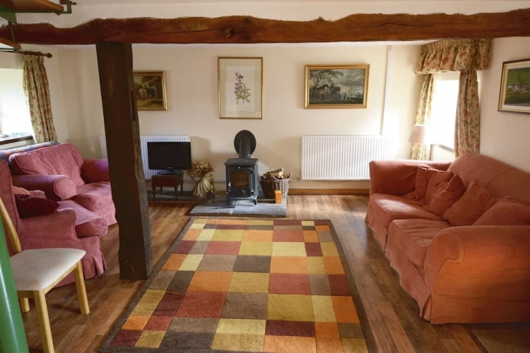 2 Bedrooms Cottage