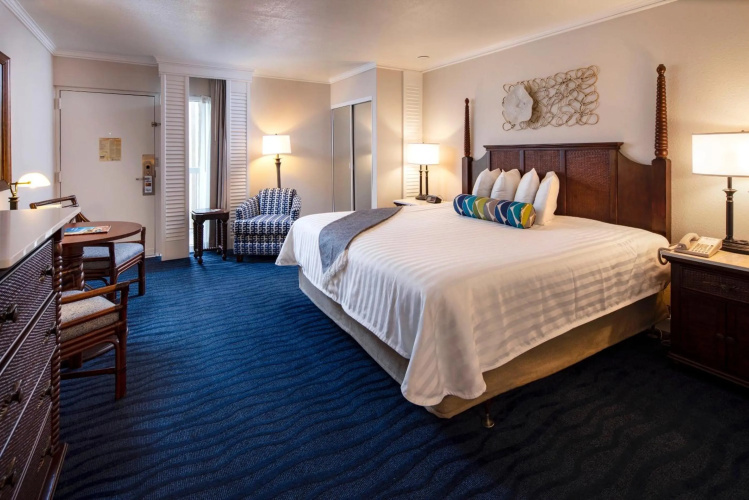Tradewinds Island Grand Resort photo 9