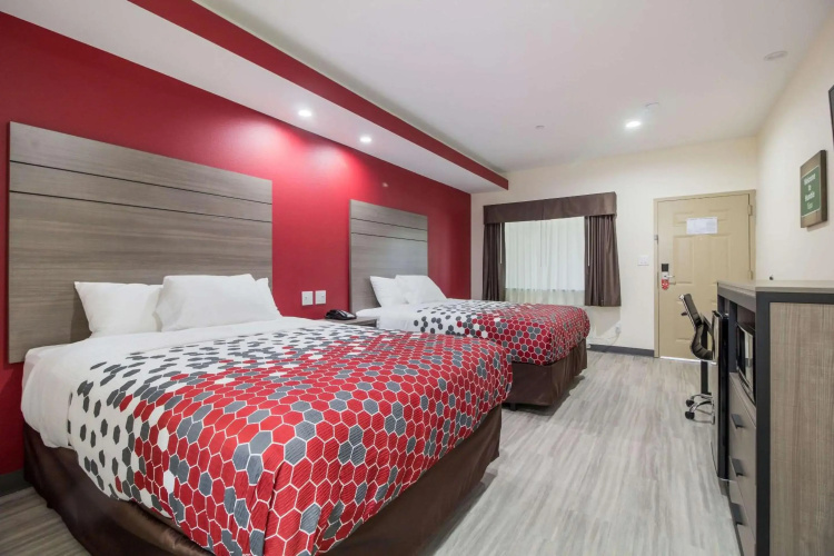Regency Inn And Suites